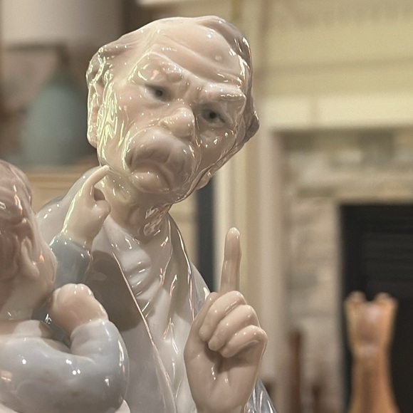 Lladro Retired Figurine, Grandfather #4654, Pristine, Vintage Unboxed - Picture 6 of 15